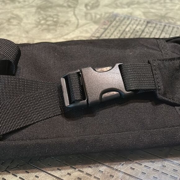 L.L. Bean Black fanny pack - Picture 5 of 7